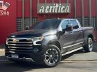 A Silverado High Country 2025, agora com preço reduzido em mais de R$ 100 mil, aparece em destaque nas ruas de Campo Grande (MS).
