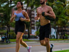 Corrida do Pantanal reúne 25 mil pessoas em Campo Grande e mostra como o esporte transforma vidas e une gerações.