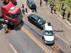 Caminhão atravessou a pista e atingiu três carros na BR-262; trecho ficou parcialmente interditado próximo ao Autódromo de Campo Grande