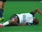 Vitinho ao sentir dores no joelho direito na partida entre Mirassol e Corinthians.