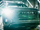 Ram lança picape Dakota Warlock na Argentina com motor 2.2 turbodiesel e tração 4x4; modelo chega ao Brasil em 2026.
