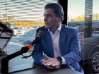 Prefeito Marcos Calderan conversa com o Jornal À Crítica no 3º Congresso dos Municípios de MS, em Campo Grande.
