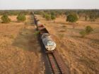 Trecho da ferrovia Malha Oeste, que liga Mairinque (SP) a Corumbá (MS), opera com velocidade reduzida e enfrenta abandono em diversos pontos.