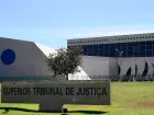 Após 15 anos preso, Francisco Mairlon é libertado por decisão do STJ, que reconheceu erro grave no julgamento.