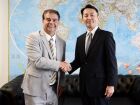 O senador Nelsinho Trad (PSD/MS) e o embaixador japonês Teiji Hayashi