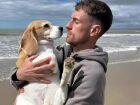 Aaron Ramsey e sua cachorra de estimação, Halo