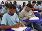 Alunos do programa Pé-de-Meia que concluírem o ensino médio e fizerem o Enem 2025 nos dois dias terão direito a bônus de R$ 200.