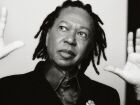 Djavan lança novo disco, fala sobre influência da geração Z e anuncia turnê de 50 anos a partir de 2026.
