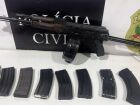 Polícia do Guarujá encontra arsenal de guerra em casa usada para armazenar armas destinadas ao crime organizado.