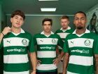 Palmeiras estreia nova camisa retrô diante do Vitória; peça celebra o 