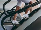 O simulador de escada é um aparelho que tem feito sucesso nas academias de ginástica