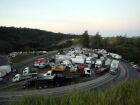 Bloqueio de caminhoneiros grevistas no trevo de Santa Isabel, na Rodovia Presidente Dutra, em 27 de dezembro de 2022