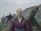 Rhaenyra com dragões em 'A Casa do Dragão', série confirmada para próxima temporada.