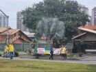 Apoiadores de Bolsonaro protestam em frente ao condomínio Vivendas da Barra, na Barra da Tijuca, neste domingo.