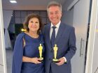 O deputado Roberto Hashioka e sua esposa Dione Hashioka foram homenageados na Golden Night 2025 