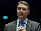 A decisão de Jair Bolsonaro de lançar o filho Flávio desidratou a candidatura de Tarcísio de Freitas