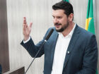 Na última sessão ordinária de 2025, prefeito André Guimarães apresentou balanço com foco na redução da dívida e investimentos no município.