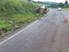 Acidente ocorreu na BR-376, entre Curitiba e Ponta Grossa, e envolveu carro de passeio e caminhão
