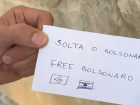 Eduardo Bolsonaro (PL-SP) pediu pela liberdade do pai, preso em Brasília, em um bilhete escrito e fixado no Muro das Lamentações 