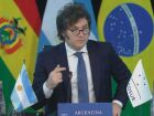 O presidente da Argentina, Javier Milei, durante discurso na 67ª Cúpula do Mercosul, em Foz do Iguaçu, quando criticou a atuação do bloco.