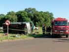 Ônibus de turismo tombou na Rodovia Faria Lima, em Jaboticabal, deixando duas pessoas mortas e feridos.