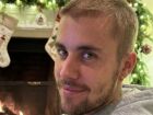 Justin Bieber usou o Natal para refletir sobre fé, carreira e os bastidores da indústria da música.