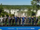 Lula aparece ao centro em foto oficial com líderes do Mercosul durante abertura da cúpula em Foz do Iguaçu
