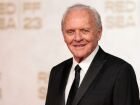 Anthony Hopkins celebra 50 anos de sobriedade e compartilha mensagem sobre superação do alcoolismo.