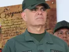 Ministro da Defesa da Venezuela acusa Estados Unidos de matar integrantes da segurança de Nicolás Maduro durante operação militar.
