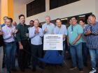 Governador em exercício José Carlos Barbosa e prefeito em exercício Ernany Machado durante entrega de obras em Chapadão do Sul