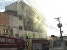 Incêndio em prédio da Vila Prudente deixou duas vítimas e mobilizou equipes dos Bombeiros.