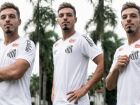 Gabriel Menino chega ao Santos por empréstimo e assina contrato até dezembro de 2026.