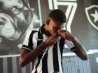 Wallace Davi assinou contrato com o Botafogo até 2029 e já iniciou atividades com o elenco principal.