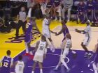 Giannis Antetokounmpo foi decisivo na defesa e garantiu a vitória dos Bucks sobre os Lakers em Los Angeles