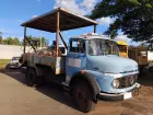 Caminhão Mercedes-Benz L 1113, ano 1976, com lance inicial de R$ 7,6 mil. 