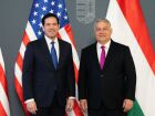 Marco Rubio declara apoio a Viktor Orbán durante visita oficial à Hungria às vésperas das eleições de abril.