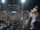 Após tumulto e relatos de foliões pisoteados na Barra/Ondina, Anitta sugeriu maior intervalo entre trios no carnaval de Salvador.