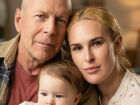 Bruce Willis com a filha mais velha, Rumer Willis, e a neta Louetta.