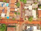 Obras da Águas Guariroba implantam 30 km de rede de esgoto no bairro Tijuca, em Campo Grande, com intervenções em diversas ruas e avenidas.