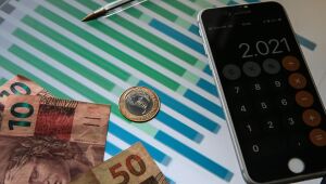 Inflação de junho desacelera, mas acumula alta de 5,35% em 12 meses.