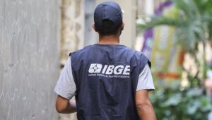 Segundo o IBGE, o setor privado absorveu mais 1,4 milhão de trabalhadores com carteira assinada no último ano