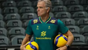 Bernardinho prevê 'semana dura' na Liga das Nações de Vôlei, mas aposta na força do Brasil