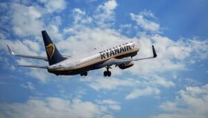 Ryanair informou que não houve incêndio em seu avião e pediu desculpas aos passageiros