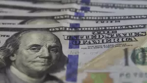 Real lidera entre emergentes e dólar cai com expectativa de corte de juros nos EUA.