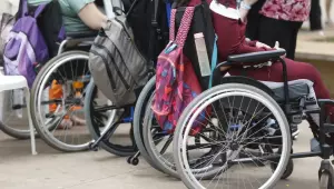 Têm direito ao atendimento especializado PCDs, idosos, gestantes, lactantes e pessoas com autismo, dislexia ou déficit de atenção
