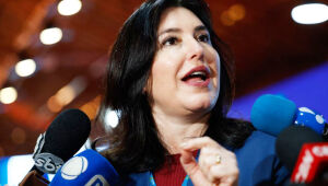 Ministra Simone Tebet diz acreditar que Bolsonaro não estará no jogo político de 2026