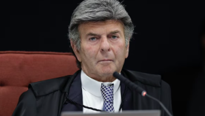 Ministro Luiz Fux durante julgamento: voto técnico é visto como esperança por defesas de Bolsonaro e aliados