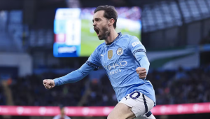 Bernardo Silva comemora gol marcado em Manchester City x Aston Villa