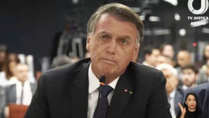 Jair Bolsonaro e Alexandre de Moraes durante audiência no STF; clima foi tenso, mas sem confrontos diretos