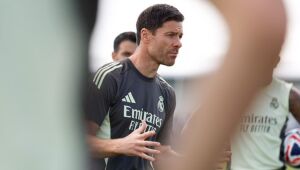 Xabi Alonso admite possibilidade de escalar Mbappé, Vini Jr. e Rodrygo juntos no ataque do Real Madrid